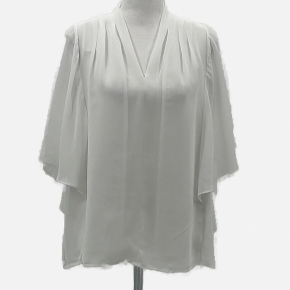 Vince Camuto V Neck Romantic Flowy Blouse in White - Size Small - Picture 1 of 7